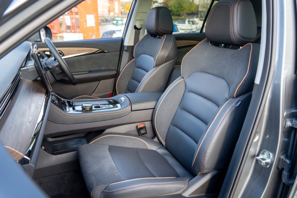 BE11 Interior 4